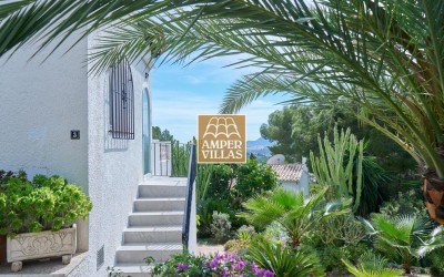 Cozy villa with lovely views of the sea and Altea.